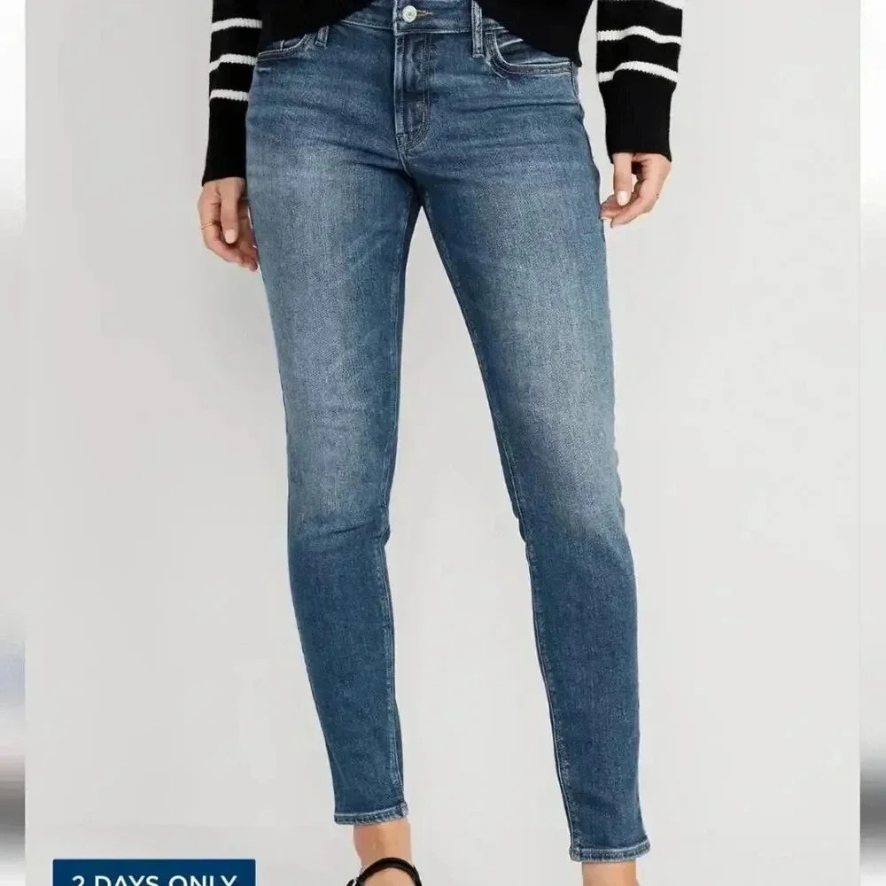 Old Navy Rock Star Mid Rise Jeans - 4